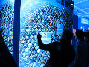 Игровое железо - Невероятная мульти-тач стена от Intel на выставке CES 2010